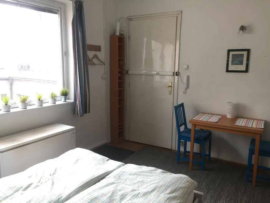 Sky Apartment Budapest 0*,